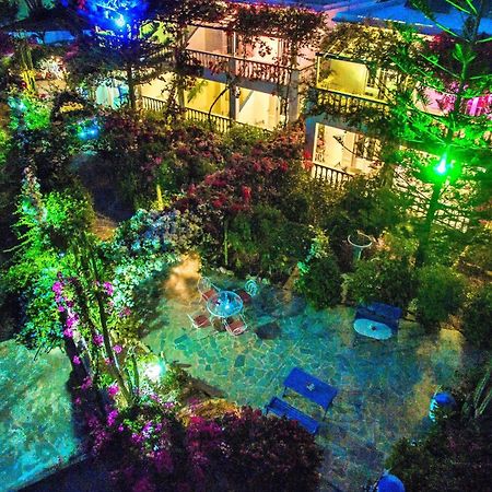 アリンダ Angelikaアパートホテル エクステリア 写真
